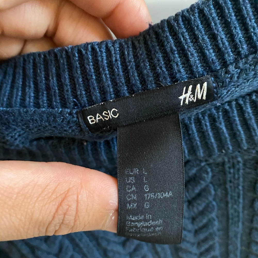 H&M Sweater - Picture 2 of 2